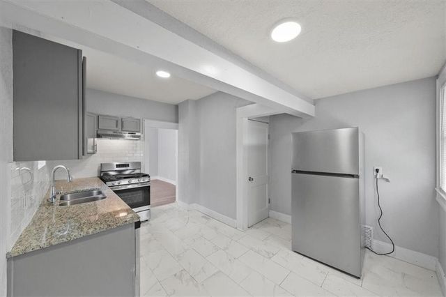 2445 Wabash Avenue, Kansas City, MO 64127