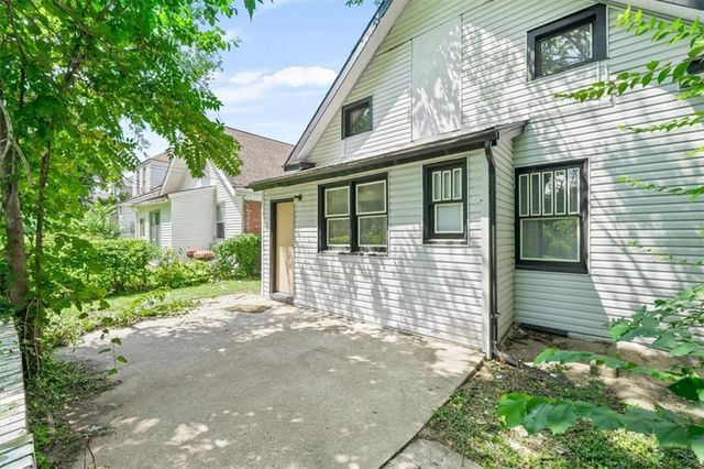 2445 Wabash Avenue, Kansas City, MO 64127