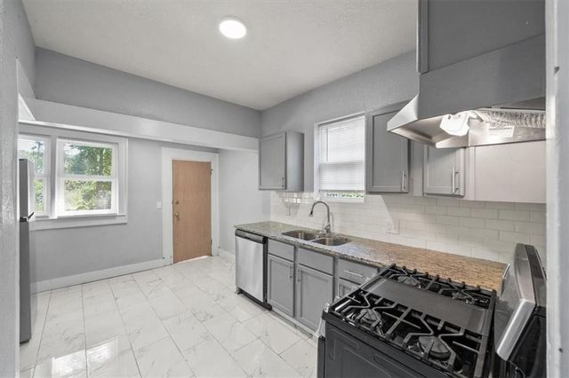 2445 Wabash Avenue, Kansas City, MO 64127