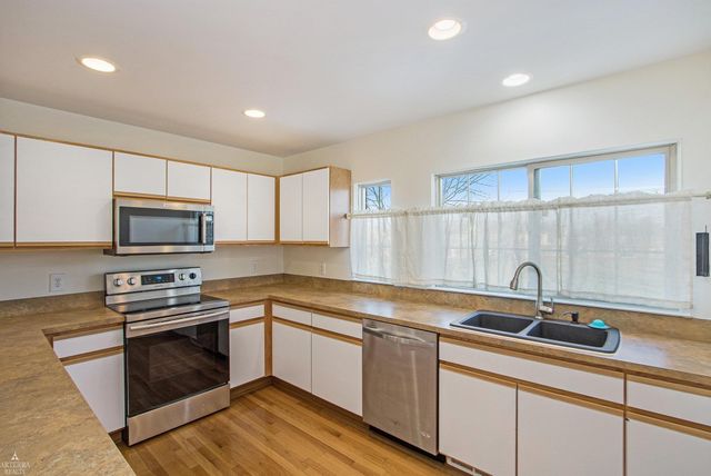 16832 Kensington Drive, Macomb, MI 48044