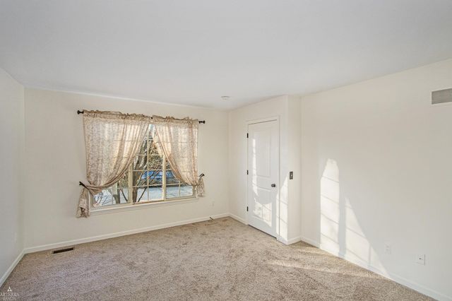 16832 Kensington Drive, Macomb, MI 48044