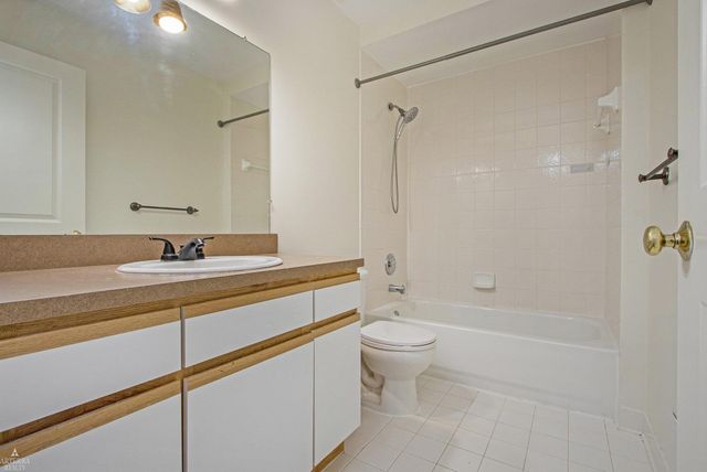 16832 Kensington Drive, Macomb, MI 48044