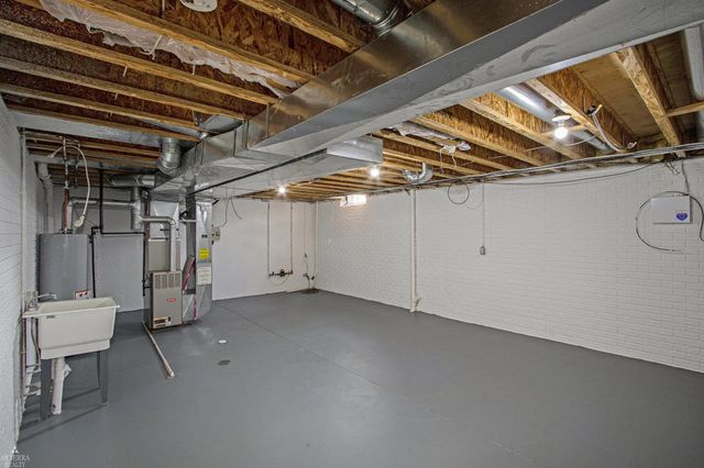 16832 Kensington Drive, Macomb, MI 48044