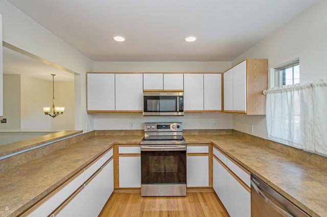 16832 Kensington Drive, Macomb, MI 48044