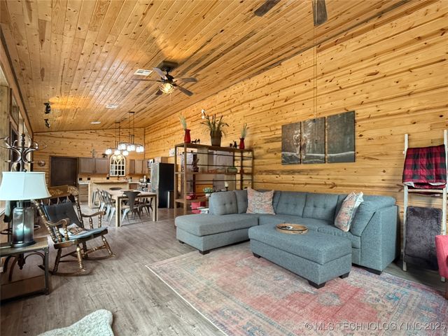 5077 N 384 Road, Stuart, OK 74570