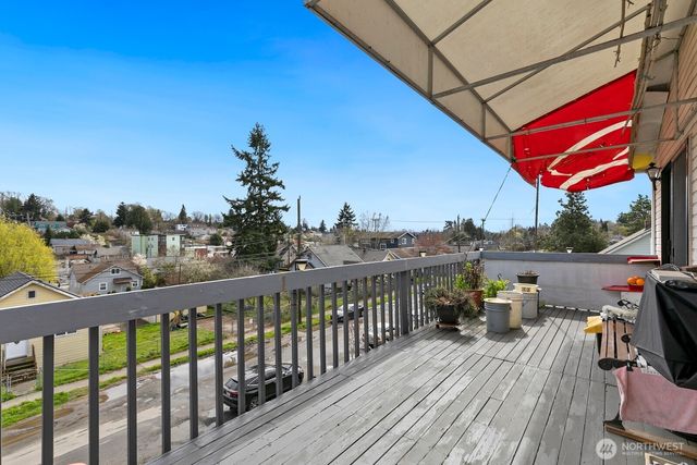 5233 33rd Avenue S, Seattle, WA 98118