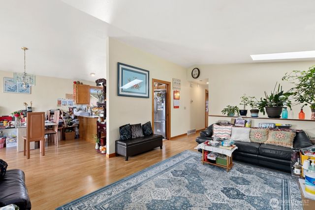 5233 33rd Avenue S, Seattle, WA 98118