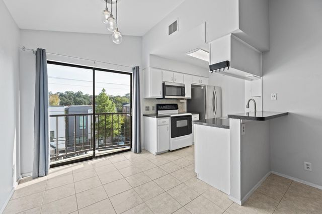 106 E 30th ST 308, Austin, TX 78705