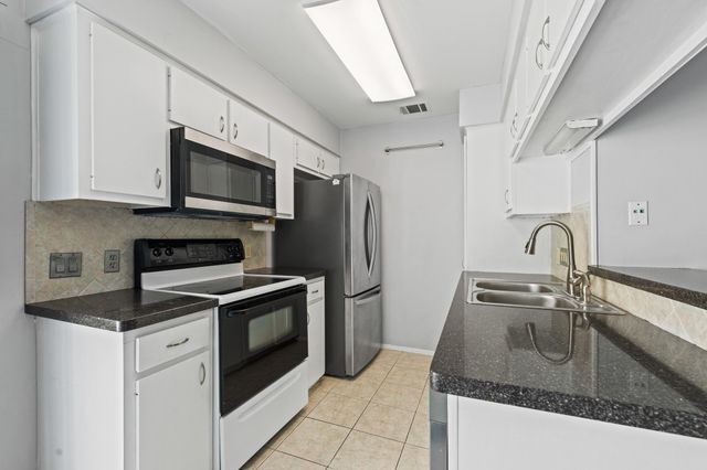 106 E 30th ST 308, Austin, TX 78705