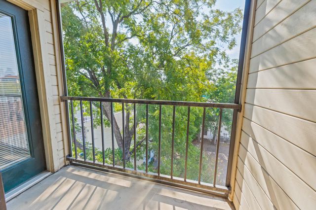 106 E 30th ST 308, Austin, TX 78705