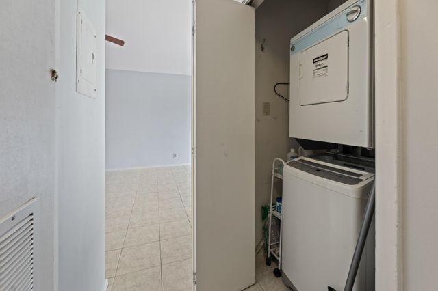 106 E 30th ST 308, Austin, TX 78705