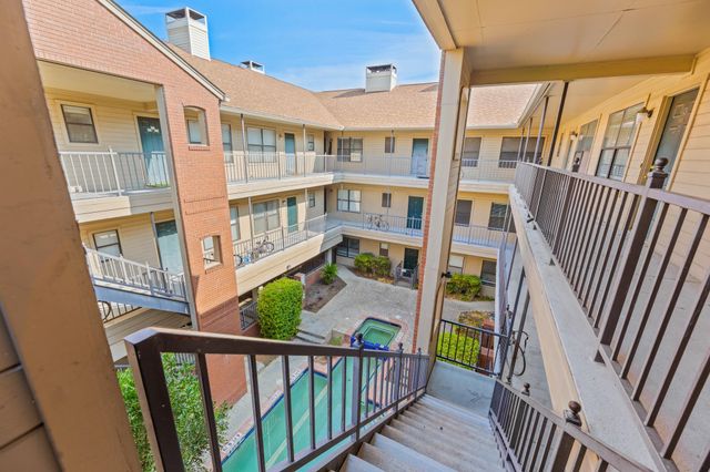 106 E 30th ST 308, Austin, TX 78705