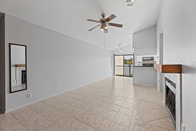 106 E 30th ST 308, Austin, TX 78705