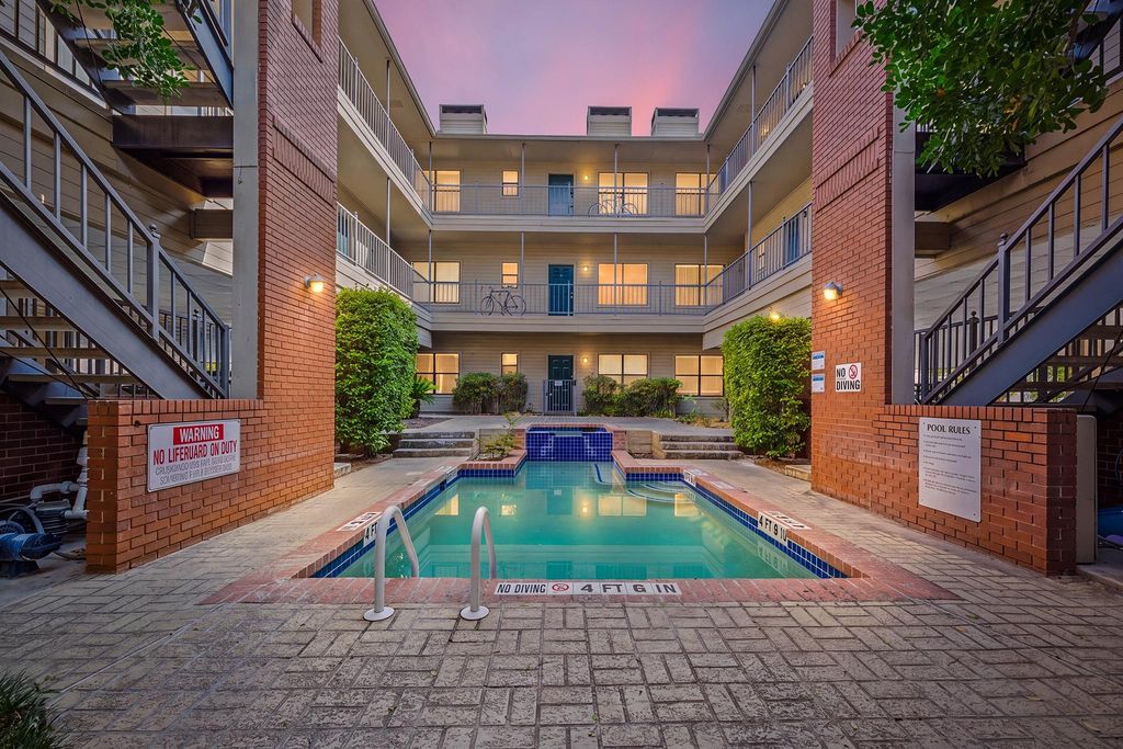 106 E 30th ST 308, Austin, TX 78705