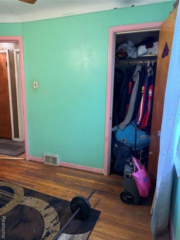 5250 Alter Road, Detroit, MI 48224