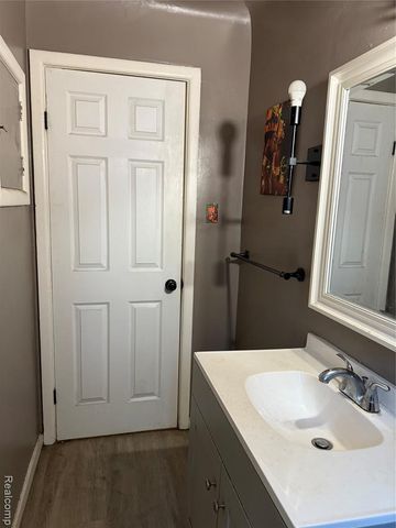 5250 Alter Road, Detroit, MI 48224