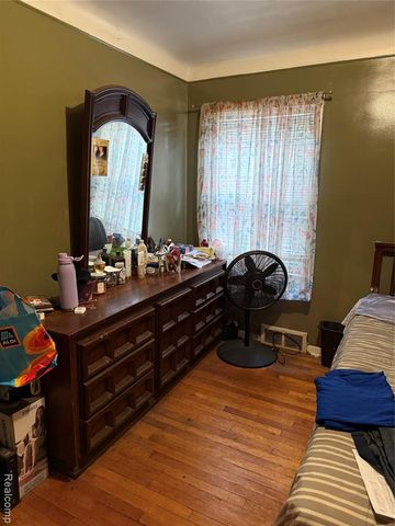 5250 Alter Road, Detroit, MI 48224