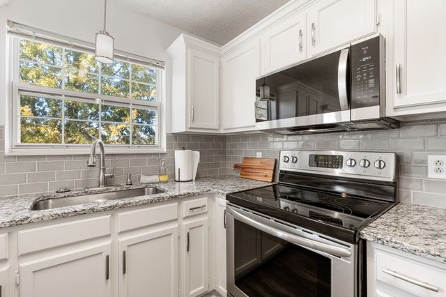 1068 Tulip Grove Rd, Hermitage, TN 37076