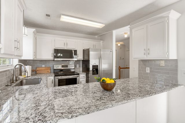 1068 Tulip Grove Rd, Hermitage, TN 37076