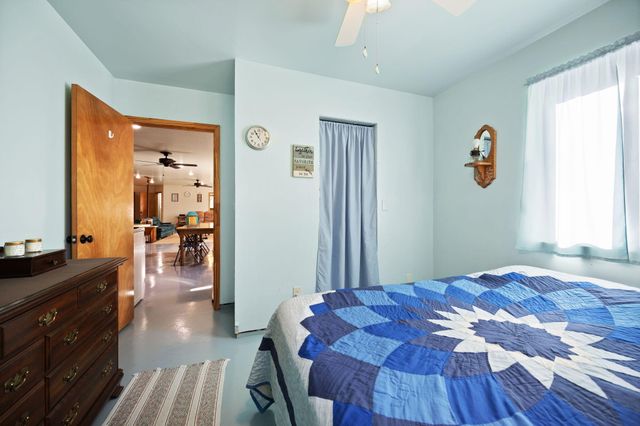 560 Hwy 243, Gravel Switch, KY 40328