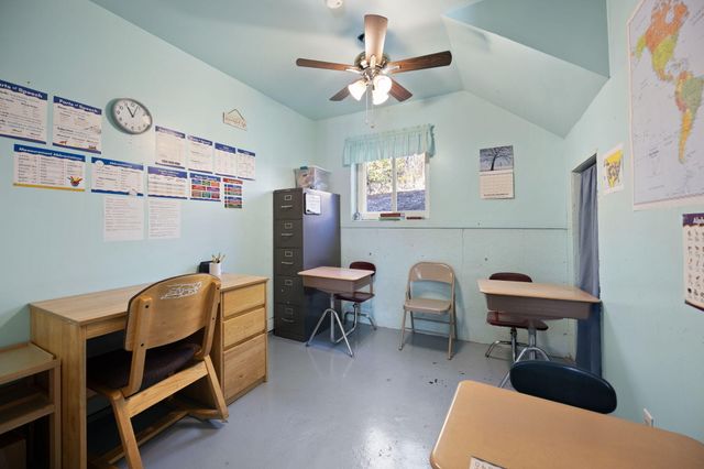 560 Hwy 243, Gravel Switch, KY 40328