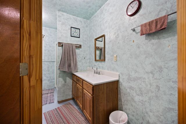 560 Hwy 243, Gravel Switch, KY 40328