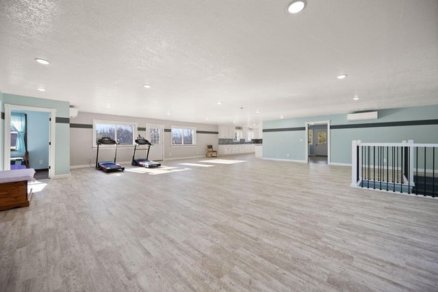 560 Hwy 243, Gravel Switch, KY 40328