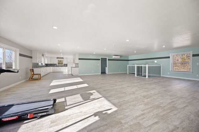 560 Hwy 243, Gravel Switch, KY 40328