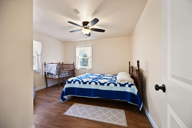 560 Hwy 243, Gravel Switch, KY 40328