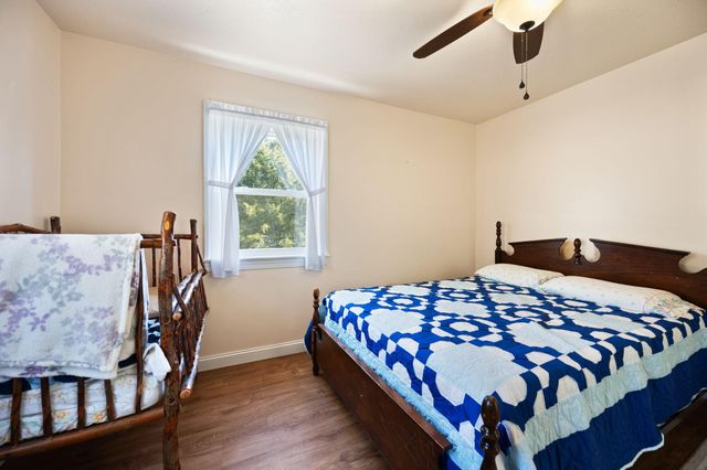 560 Hwy 243, Gravel Switch, KY 40328