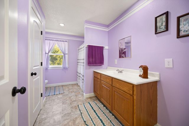 560 Hwy 243, Gravel Switch, KY 40328