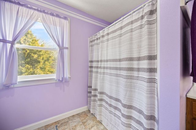 560 Hwy 243, Gravel Switch, KY 40328