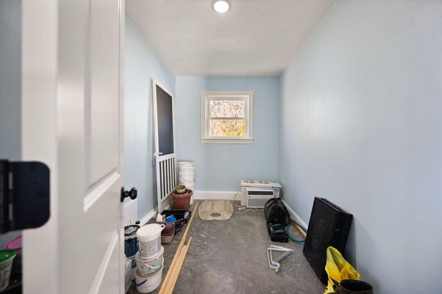 560 Hwy 243, Gravel Switch, KY 40328