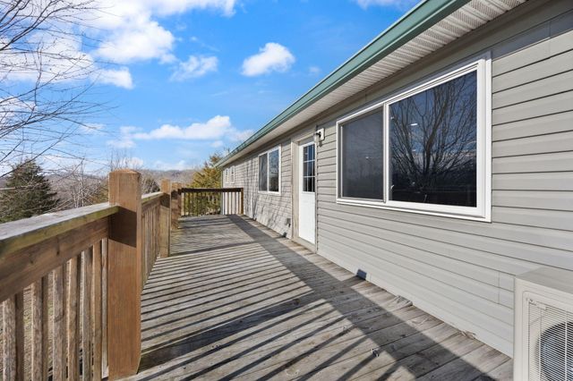 560 Hwy 243, Gravel Switch, KY 40328