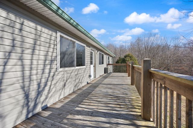 560 Hwy 243, Gravel Switch, KY 40328