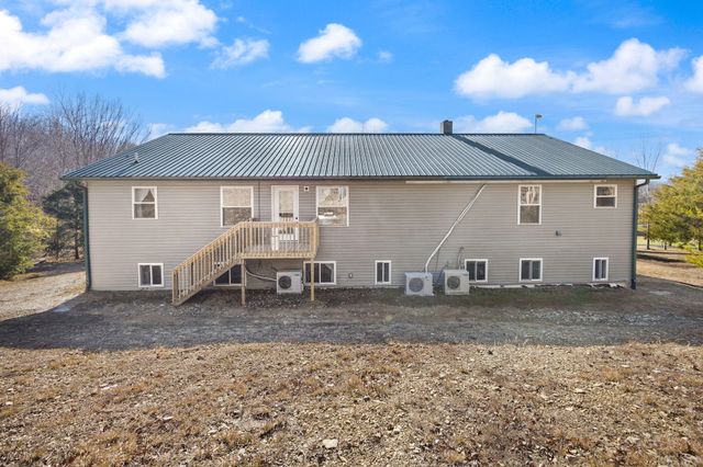 560 Hwy 243, Gravel Switch, KY 40328