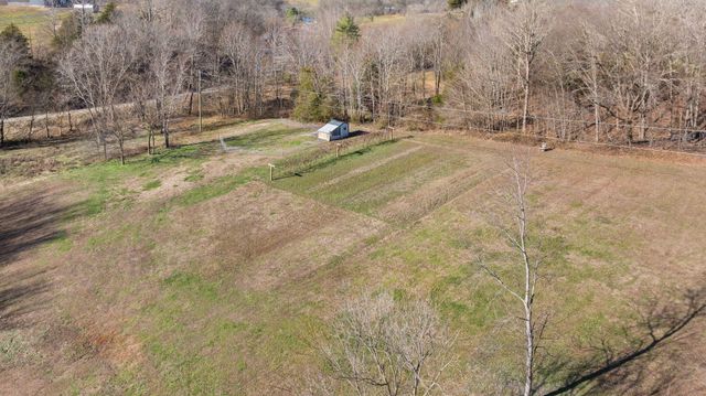 560 Hwy 243, Gravel Switch, KY 40328
