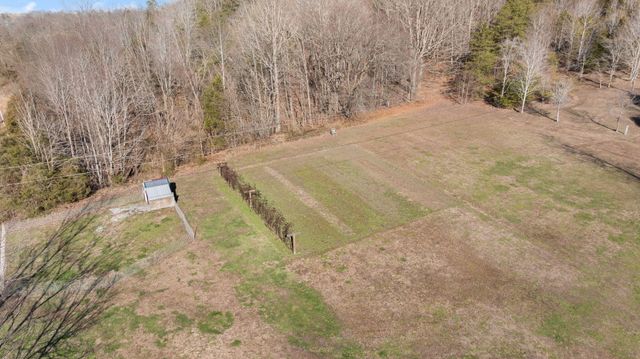 560 Hwy 243, Gravel Switch, KY 40328