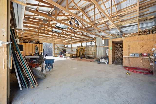 560 Hwy 243, Gravel Switch, KY 40328