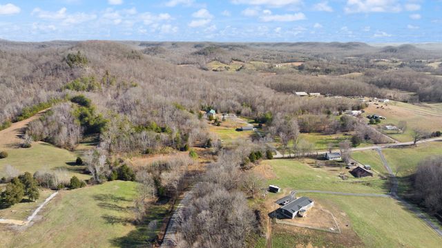 560 Hwy 243, Gravel Switch, KY 40328