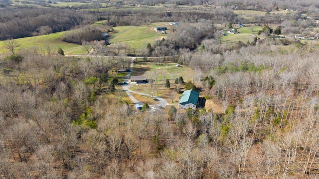 560 Hwy 243, Gravel Switch, KY 40328