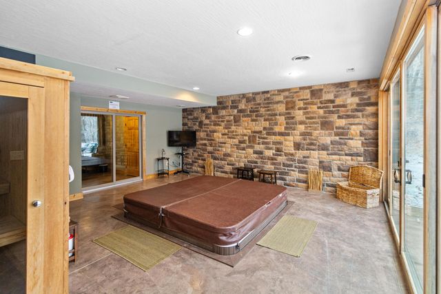 18004 Buckingham Road, Logan, OH 43138