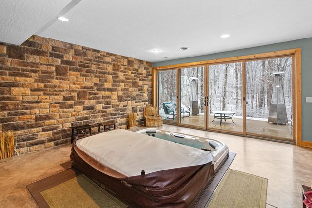 18004 Buckingham Road, Logan, OH 43138