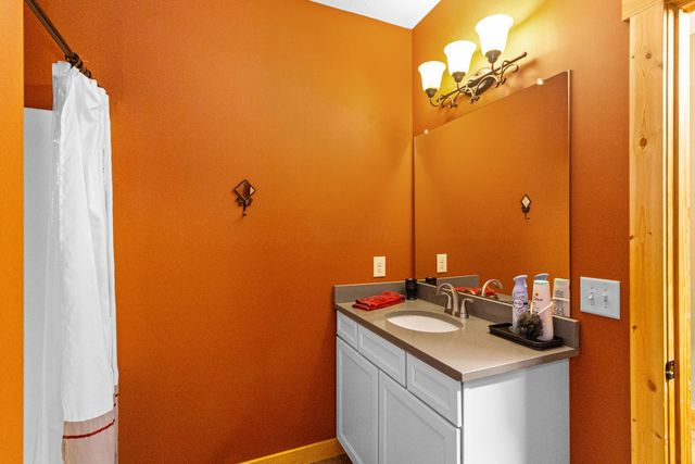 18004 Buckingham Road, Logan, OH 43138