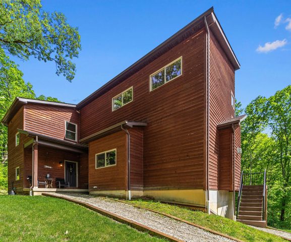 18004 Buckingham Road, Logan, OH 43138