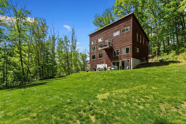18004 Buckingham Road, Logan, OH 43138