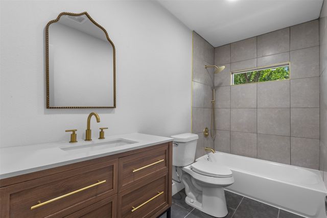 2938 Hillglenn Road, Dallas, TX 75228