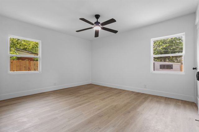 2938 Hillglenn Road, Dallas, TX 75228