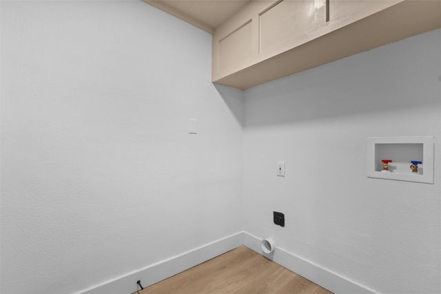 2938 Hillglenn Road, Dallas, TX 75228