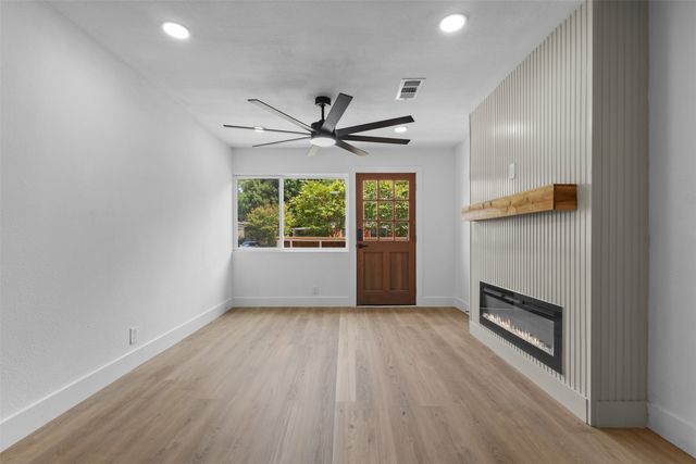 2938 Hillglenn Road, Dallas, TX 75228